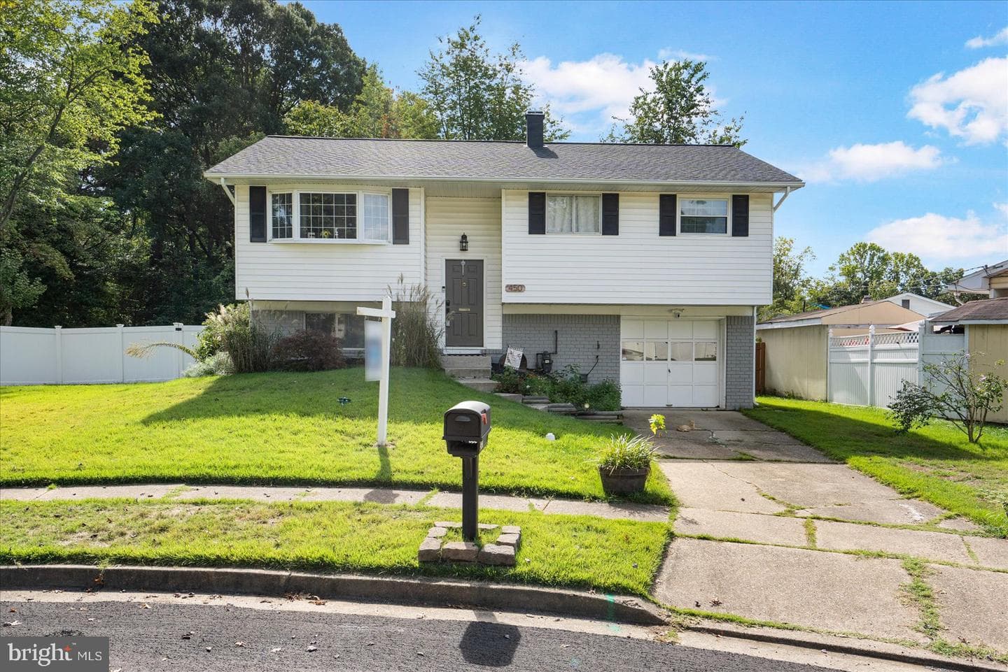 450 Phirne Court E photo 1