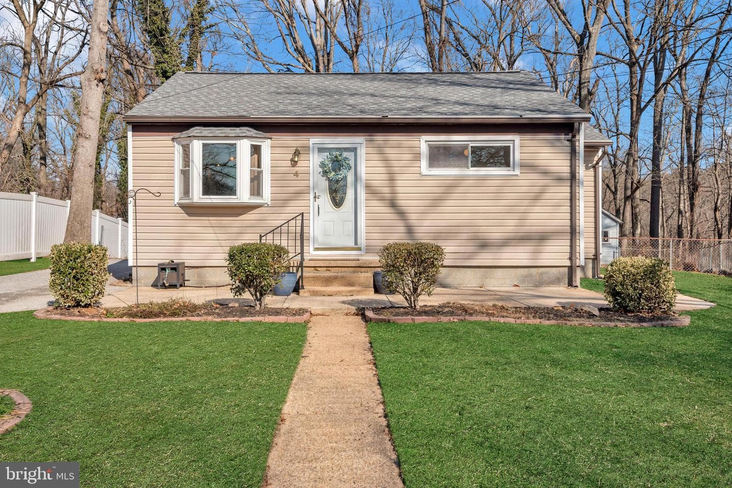 4 Spring Knoll Drive photo 1