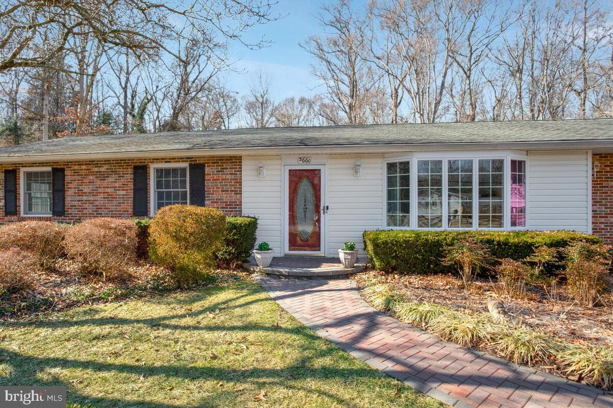 3660 N Carolina Avenue photo 1