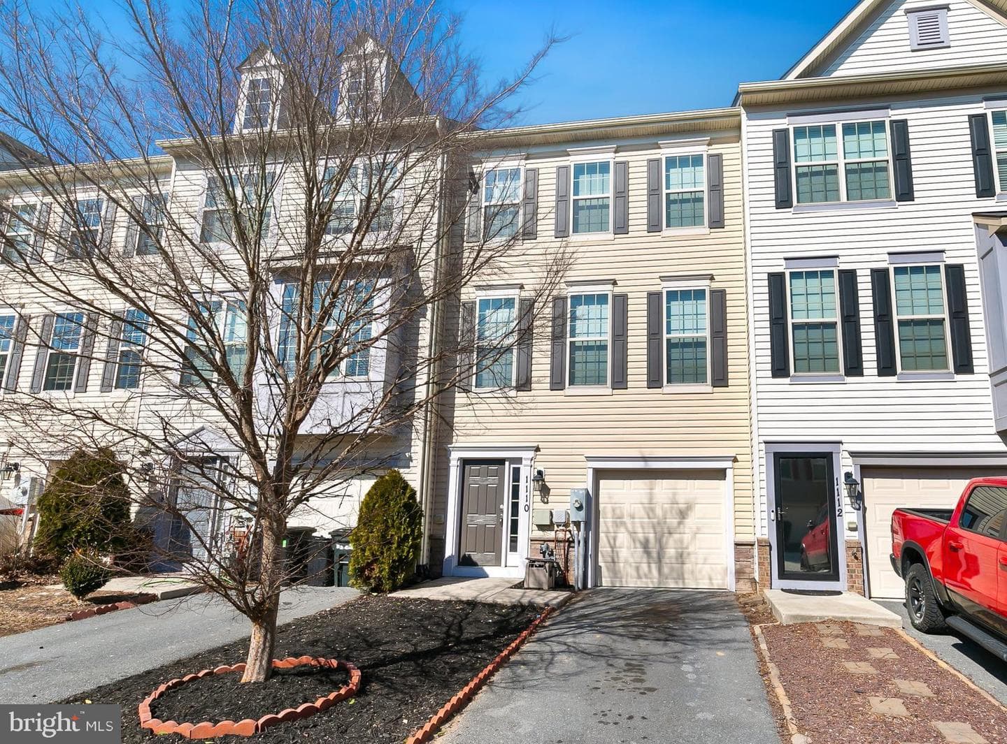 1110 Carinoso Circle photo 1