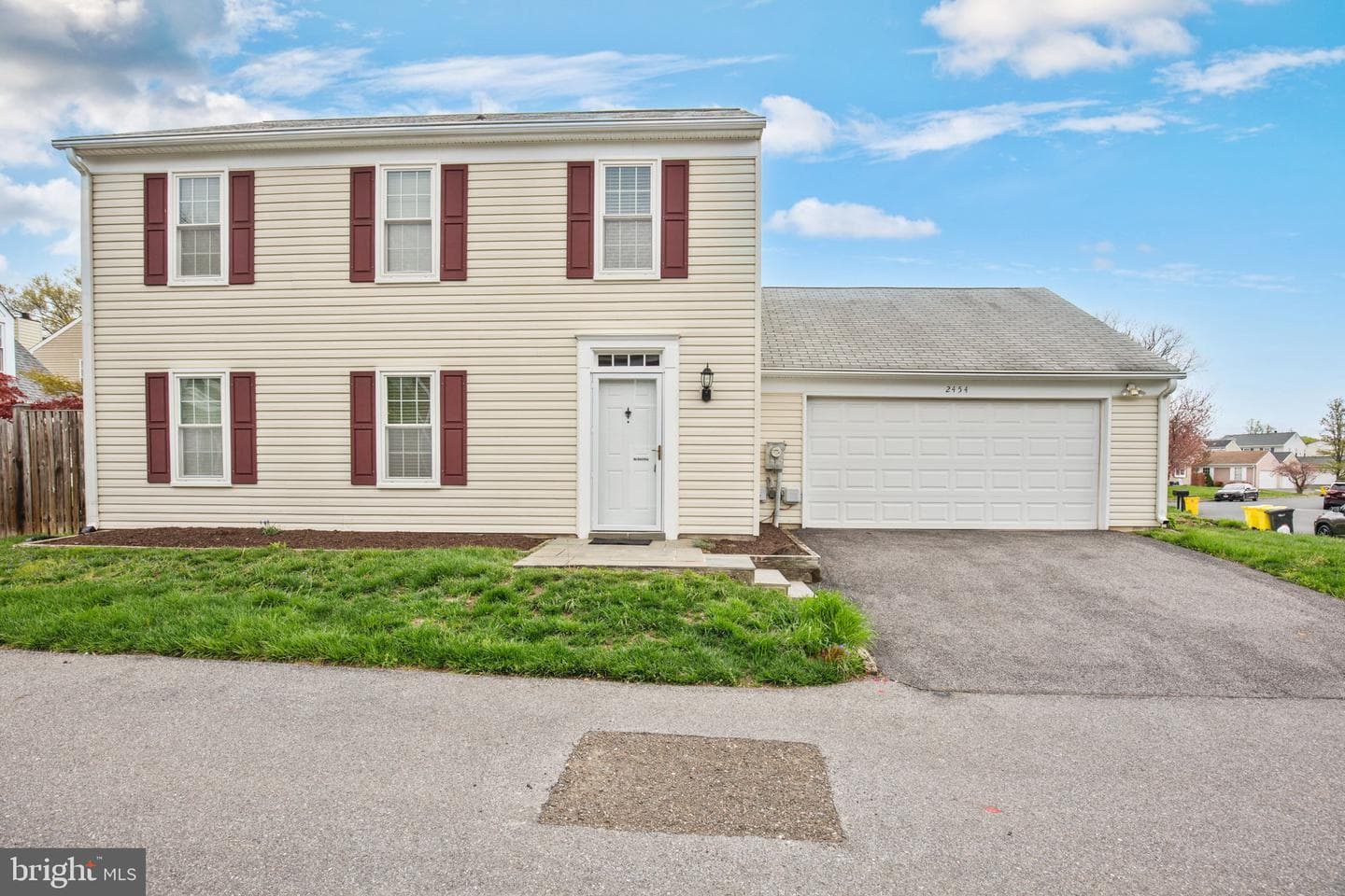 2454 Yarmouth Lane photo 1