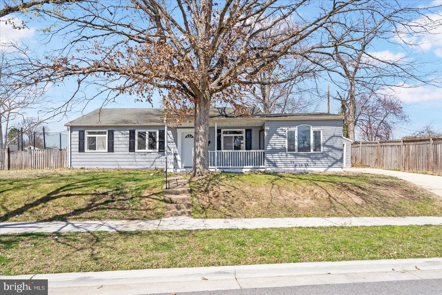 1344 Howard Road photo 1