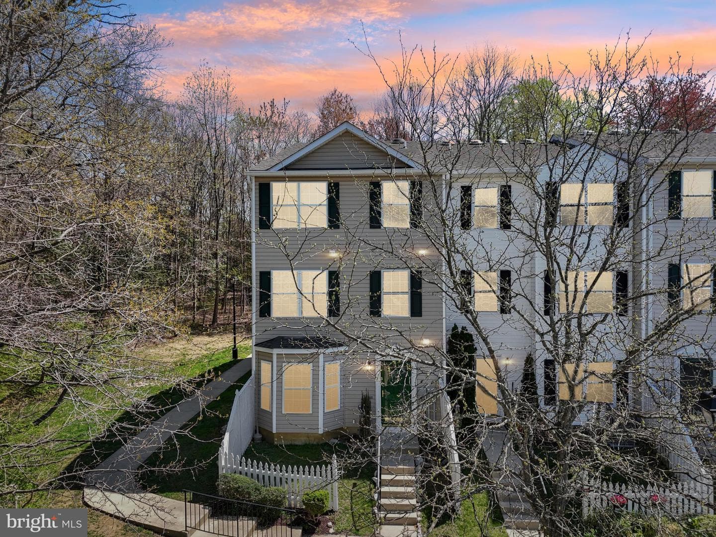 40 Amberstone Court photo 1
