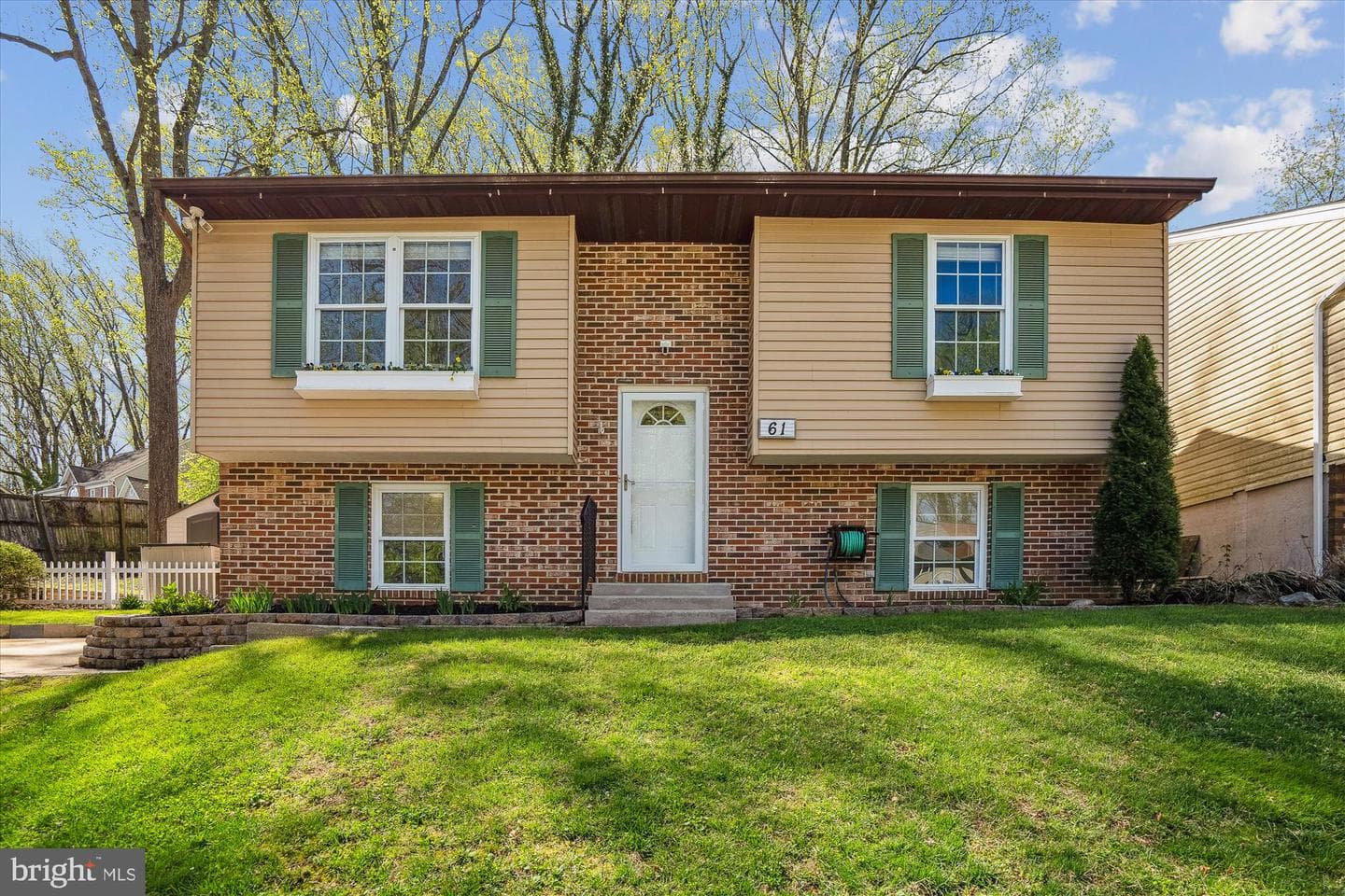 61 Barrensdale Drive photo 1
