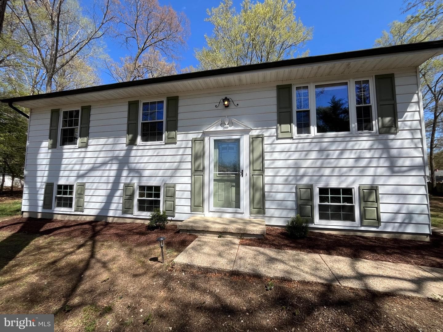 1558 Alcova Court N photo 1
