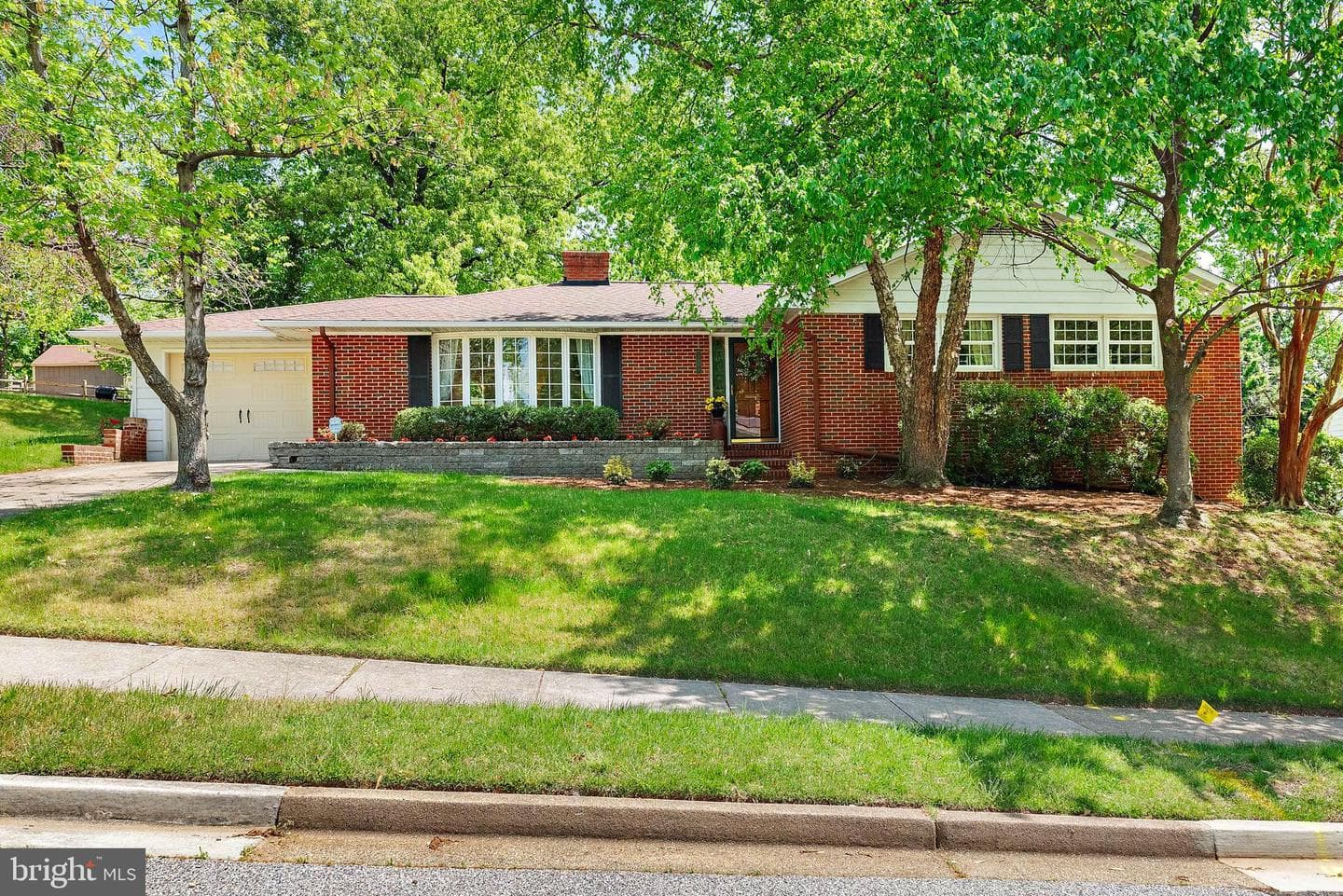 5904 Linthicum Lane photo 1