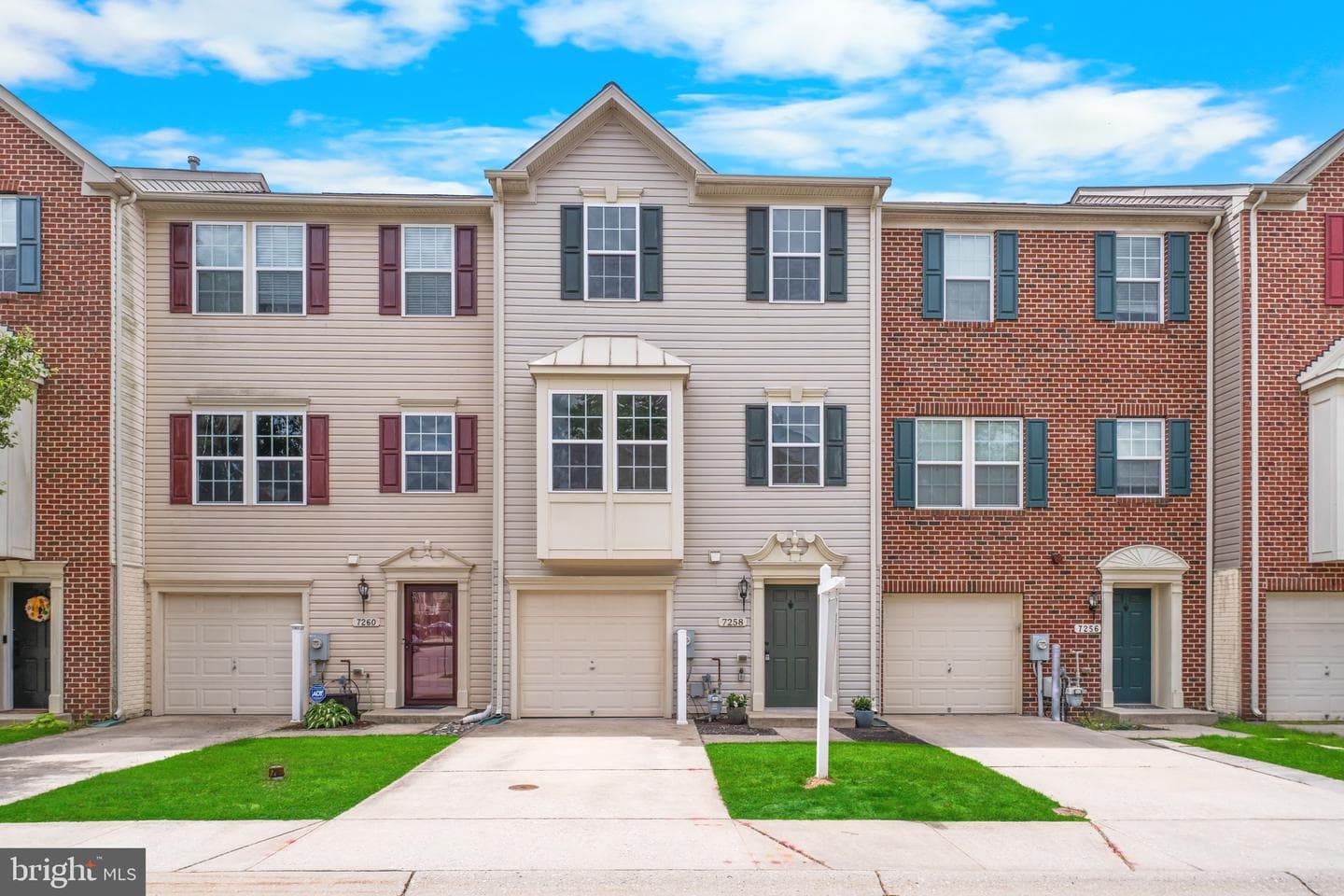 7258 Mockingbird Circle photo 1