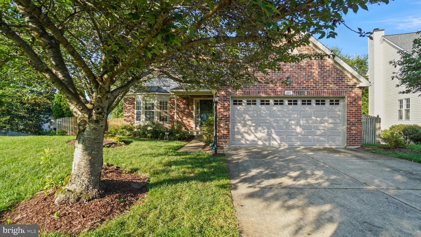 2710 Strongs Court photo 1