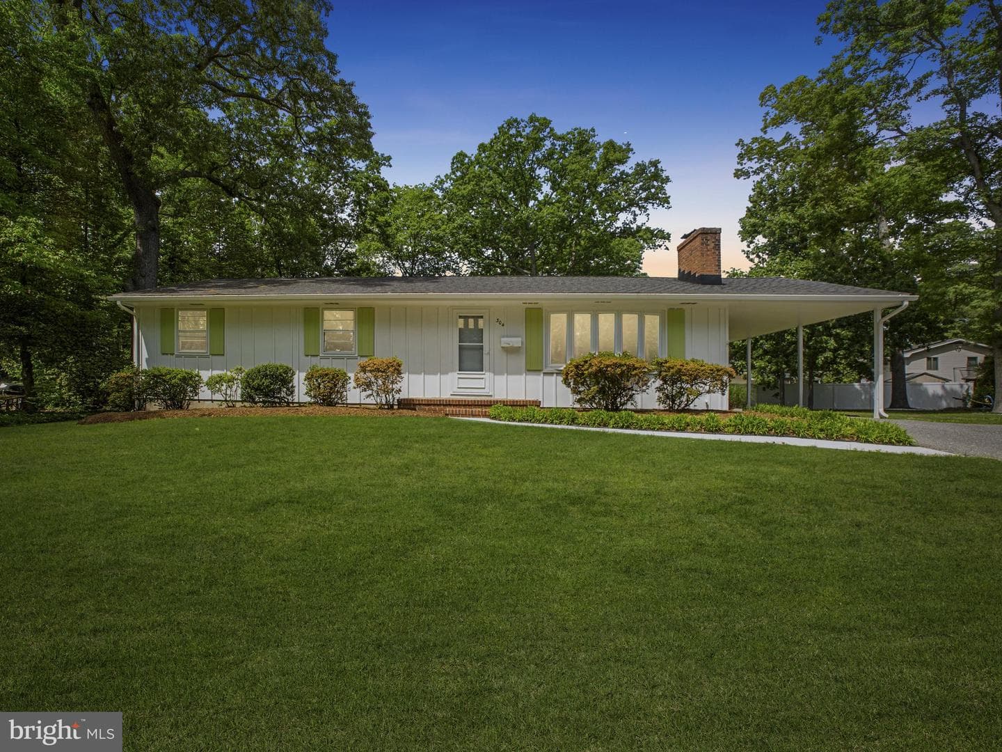 304 Mangrove Road photo 1