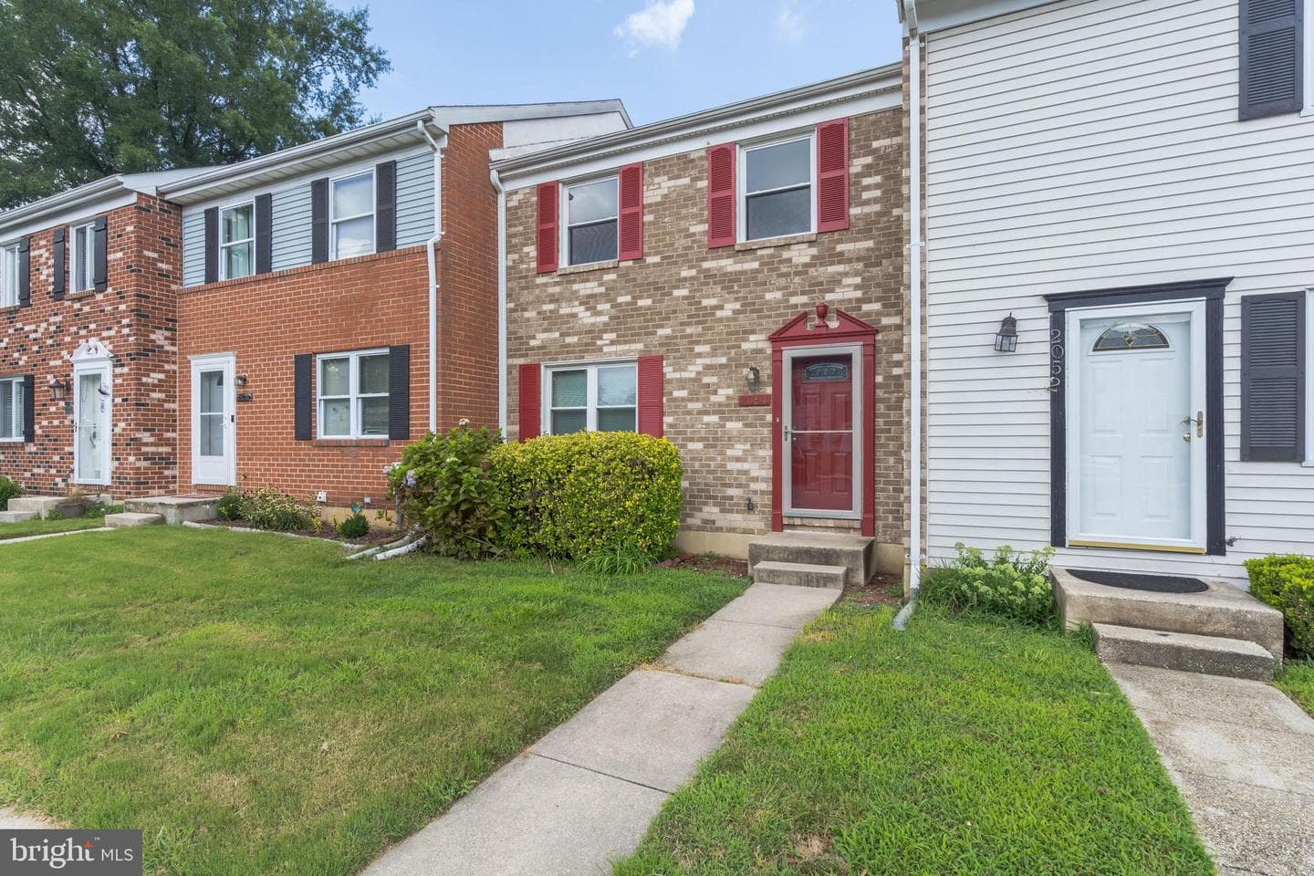 2054 Forest Hill Lane photo 1