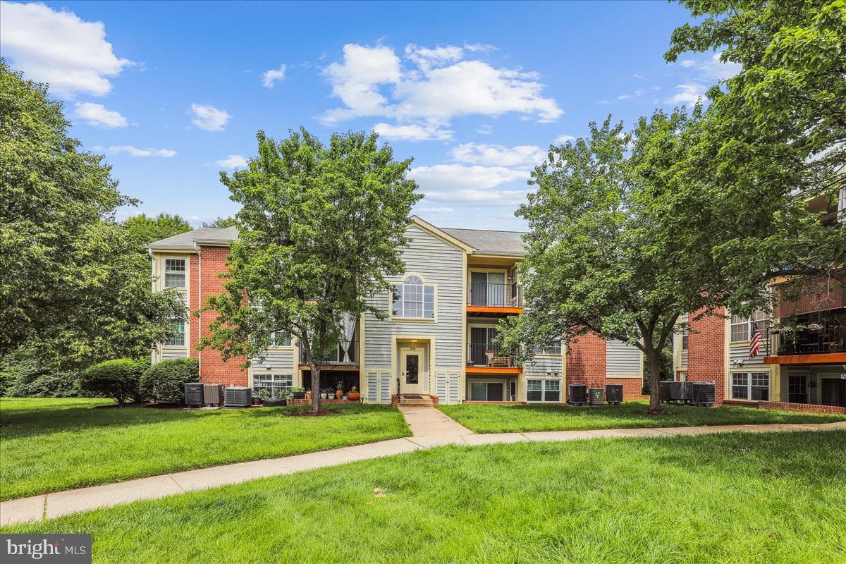 109 Water Fountain Way #304 photo 1