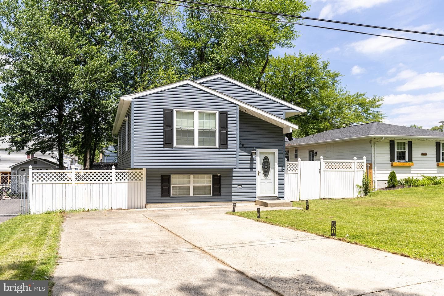 1088 Locust Drive photo 1