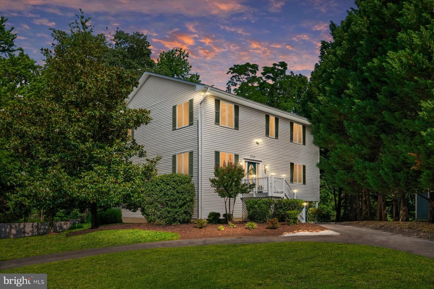 2710 Parkview Drive photo 1