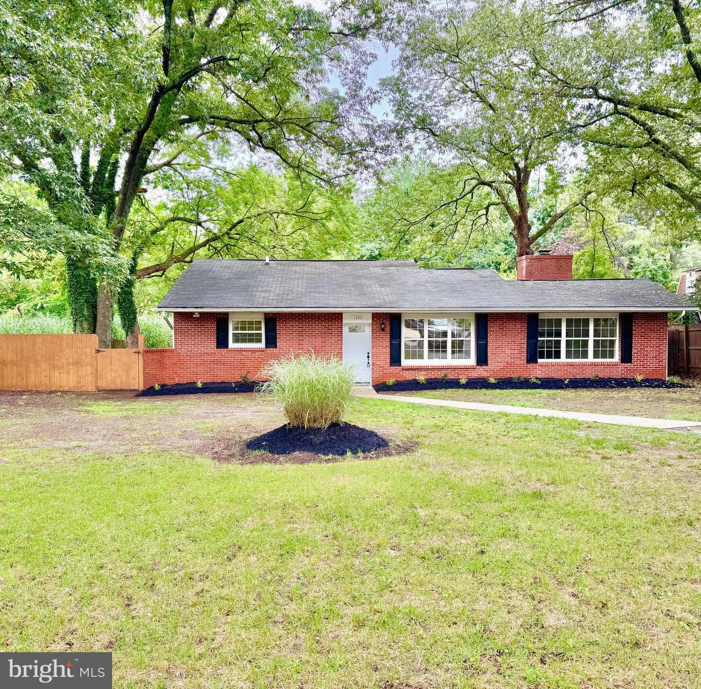 1395 Rainbow Drive photo 1