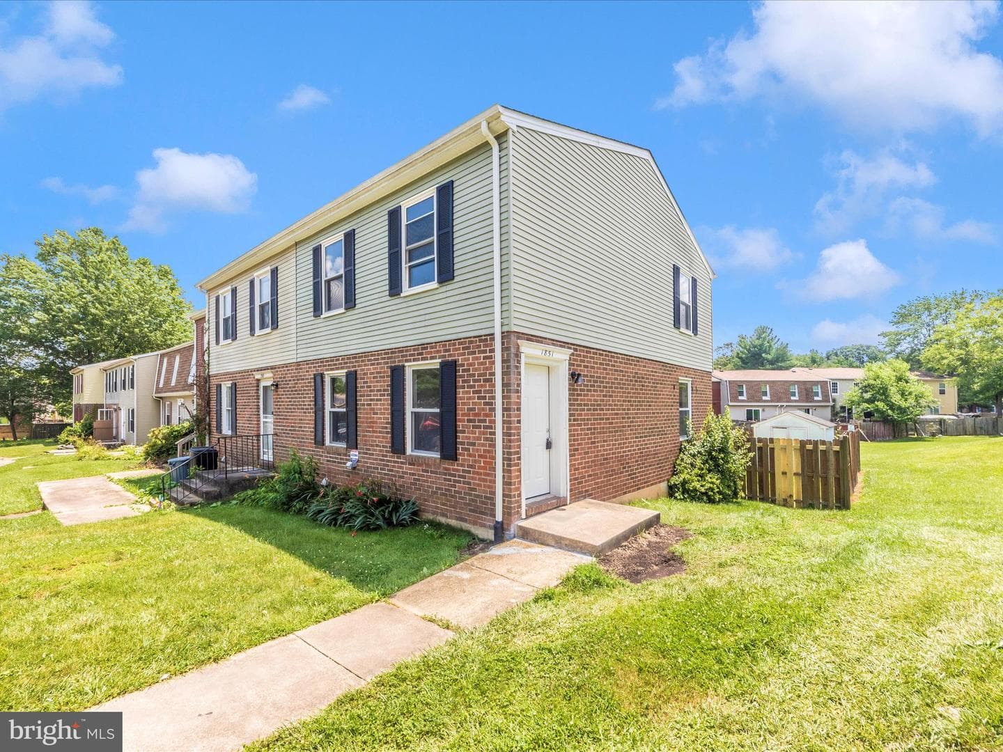 1851 Dove Court photo 1