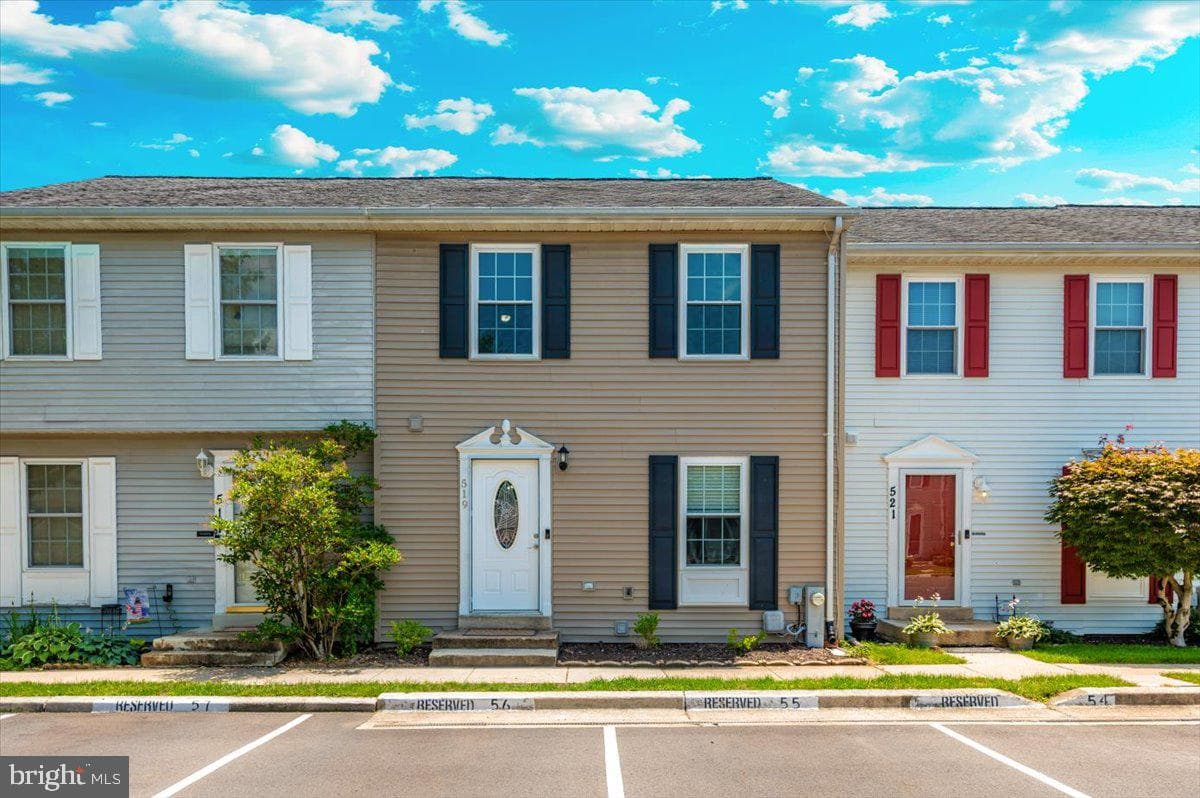 519 Realm Court E photo 1