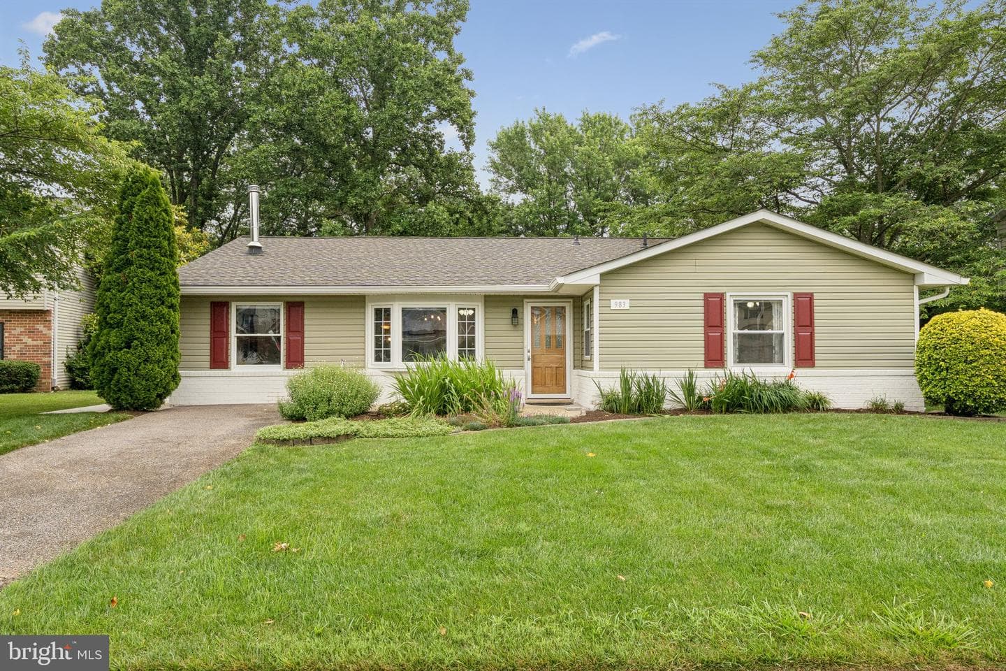 983 Sunny Court photo 1