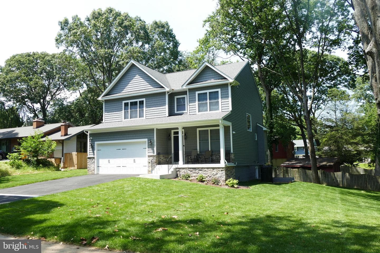207 Beverley Avenue photo 1