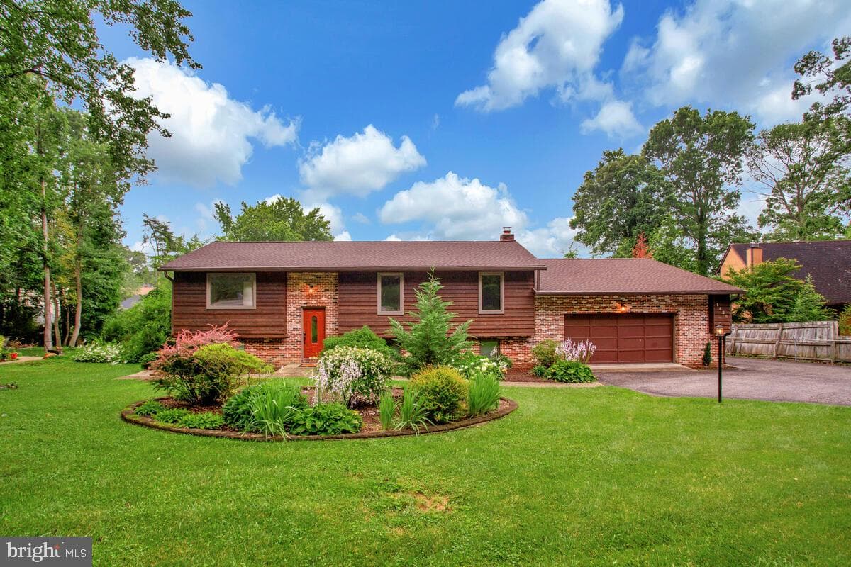 1428 Oak Bluff Road photo 1
