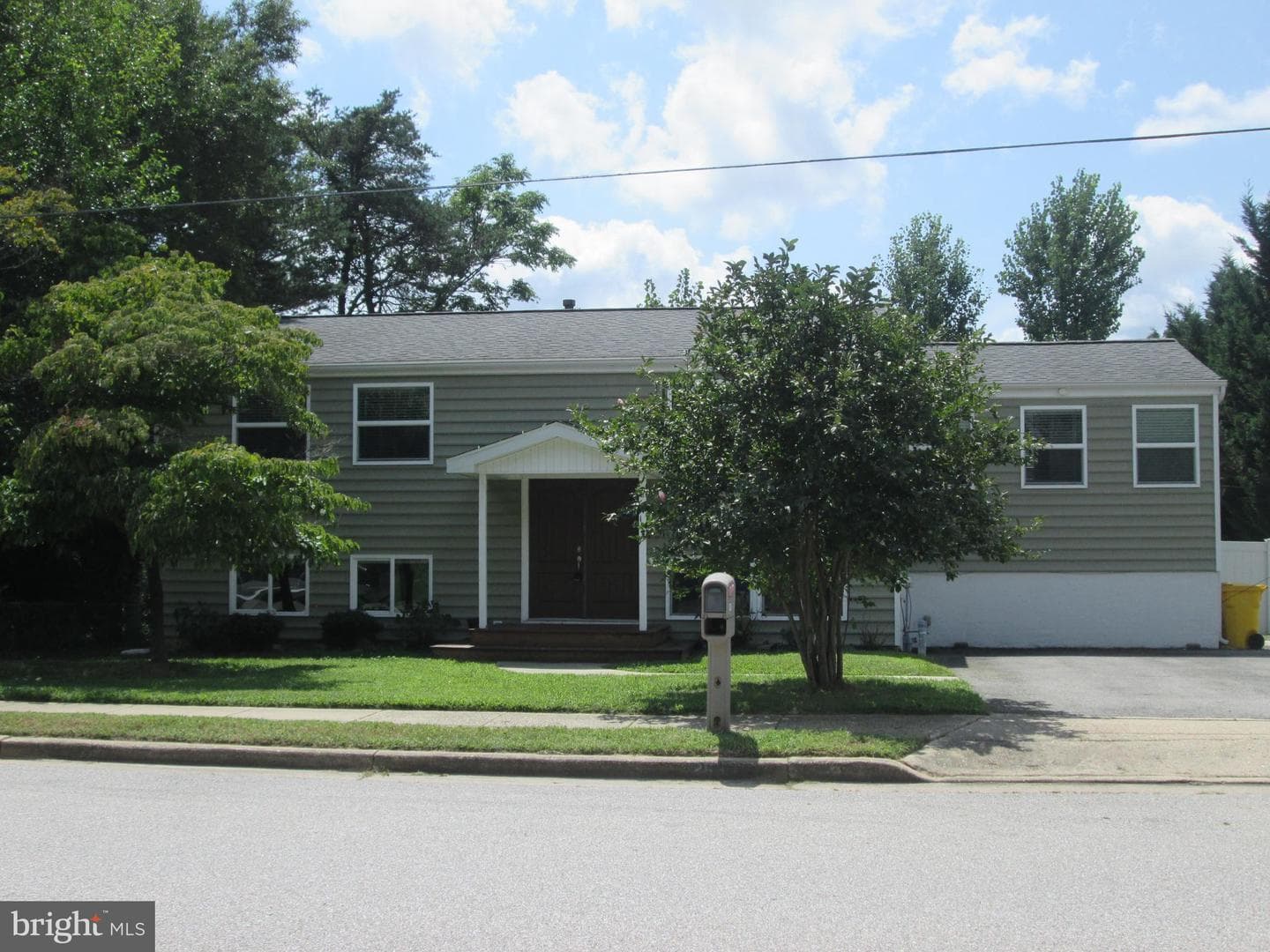 283 Riverdale Road photo 1