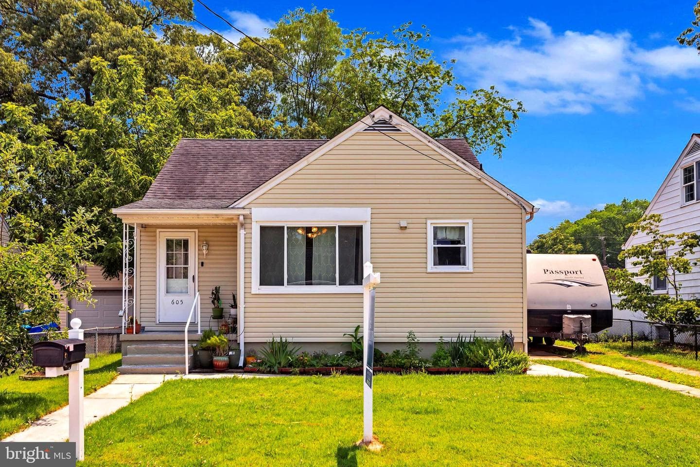 605 Newfield Road photo 1