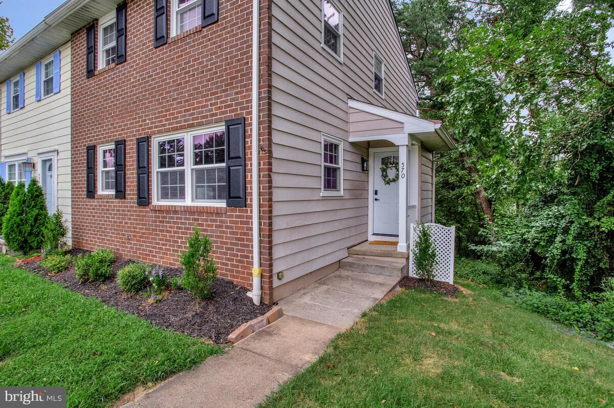 570 Millshire Drive photo 1