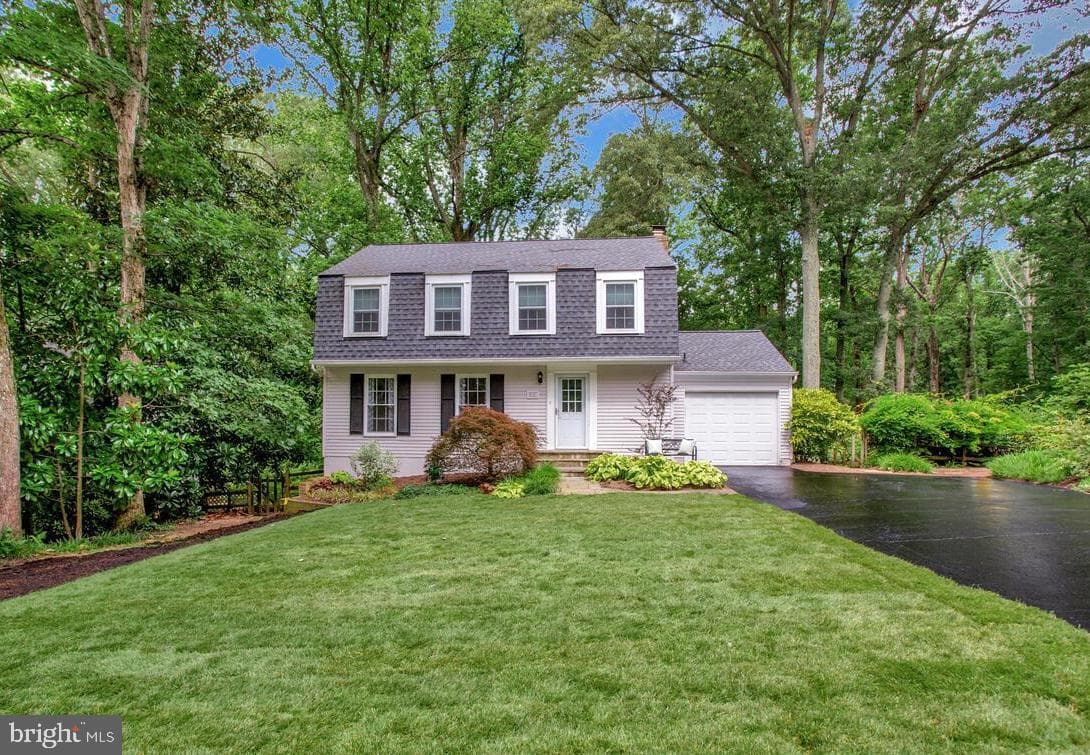 616 Bay Hills Drive photo 1