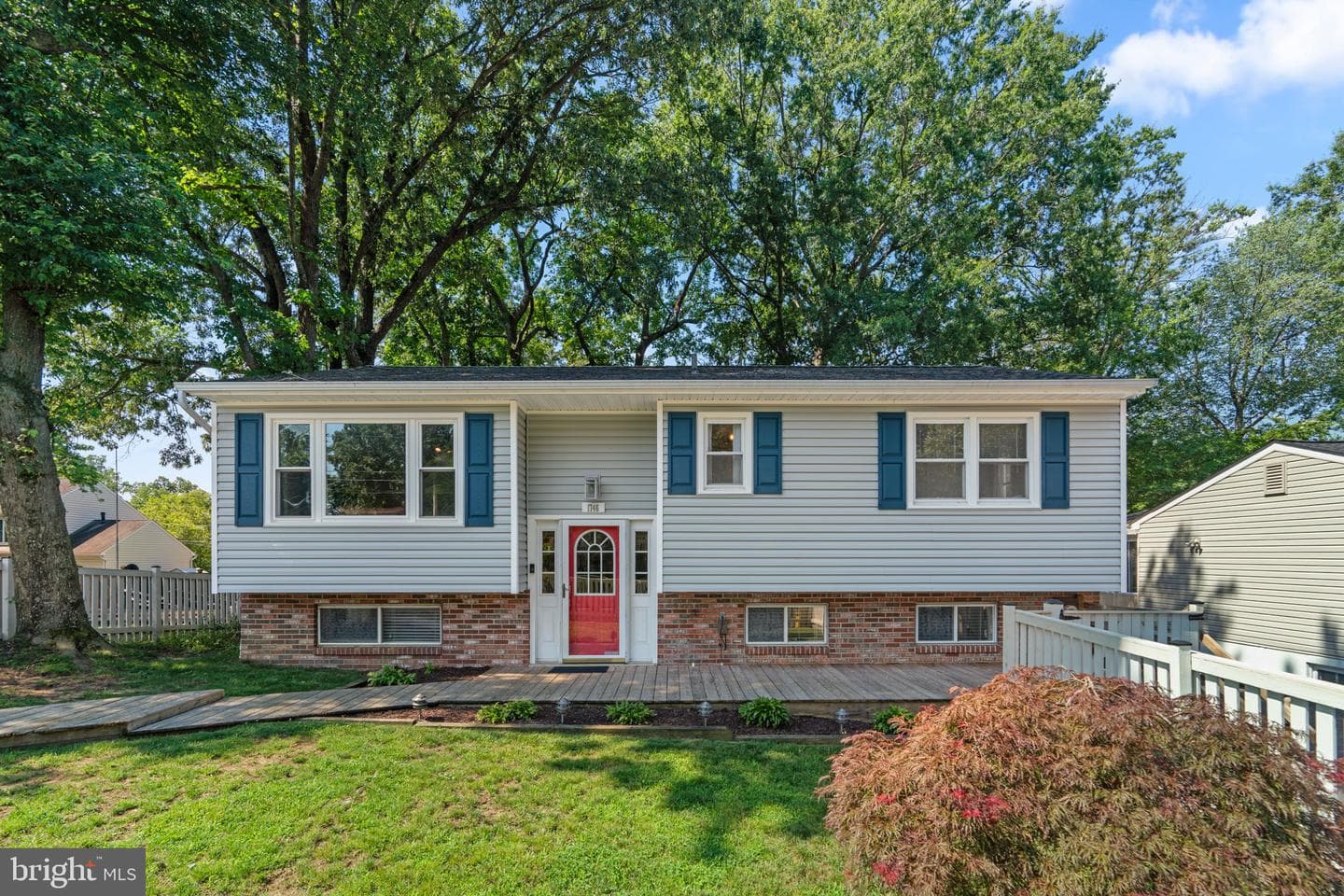 1746 Tacoma Road photo 1