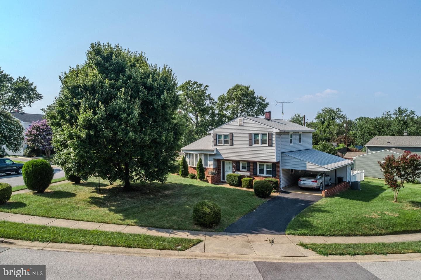 208 Ardmore Road photo 1