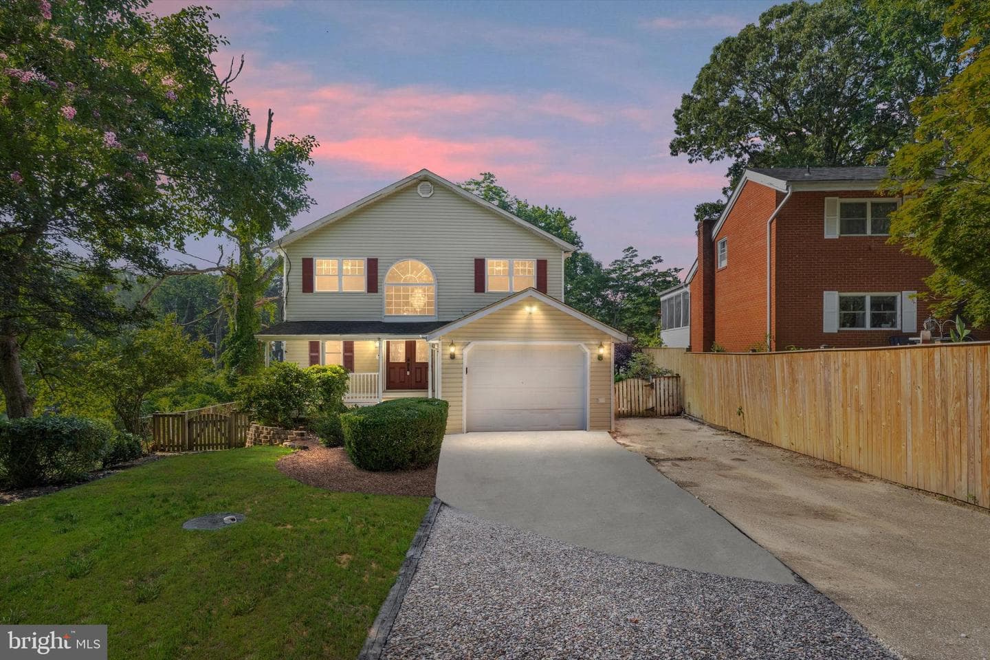 619 Riverside Drive photo 1