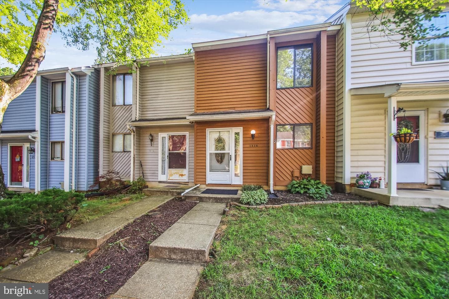 1518 Winterberry Drive photo 1