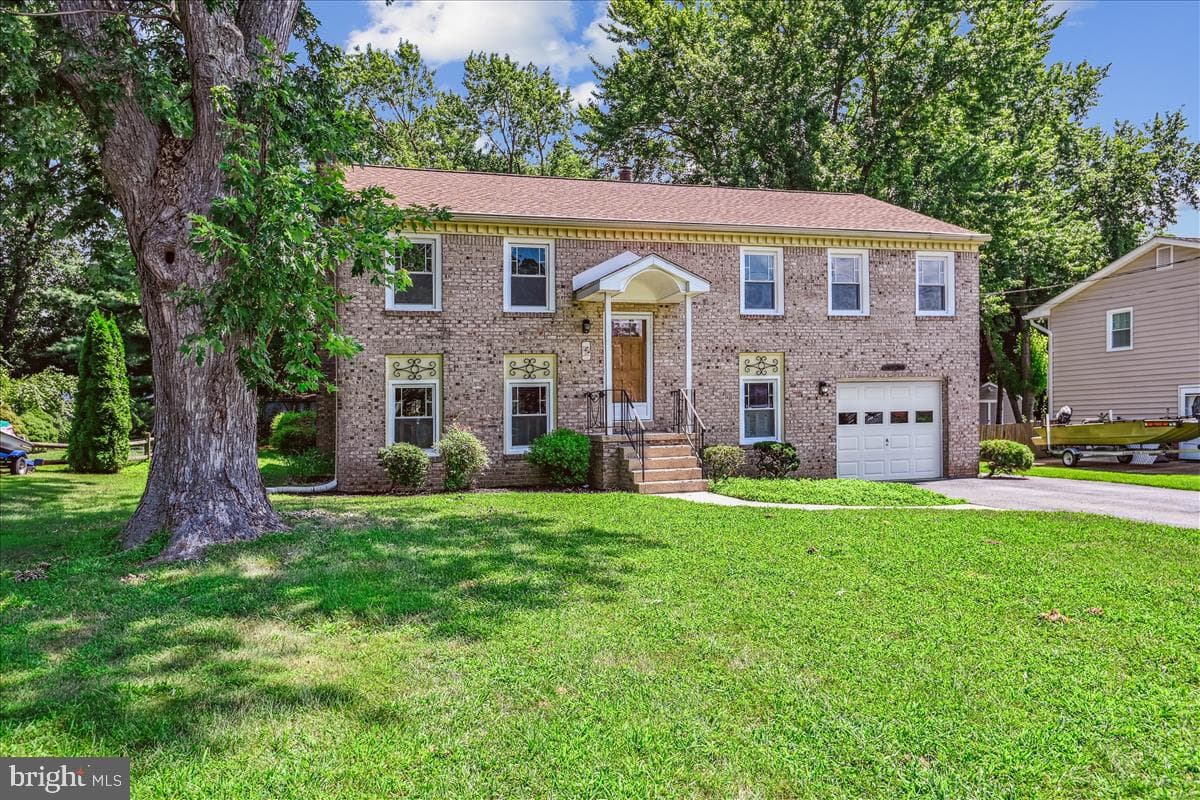 84 Great Lake Drive photo 1
