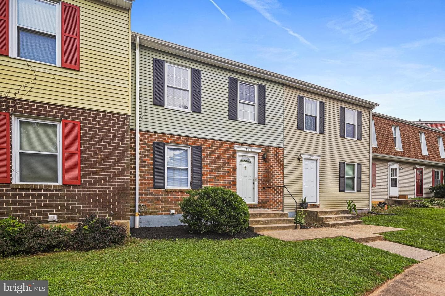 1839 Dove Court photo 1
