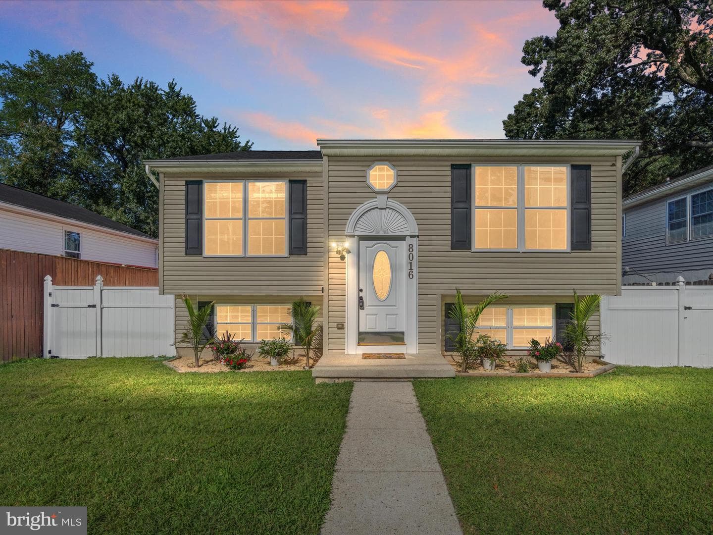 8016 Catherine Avenue photo 1