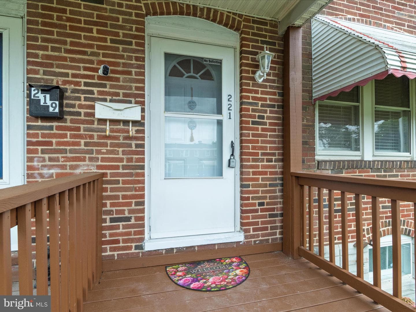 221 W Edgevale Road photo 1
