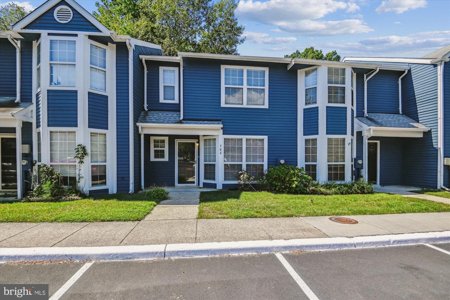 988 Breakwater Drive photo 1