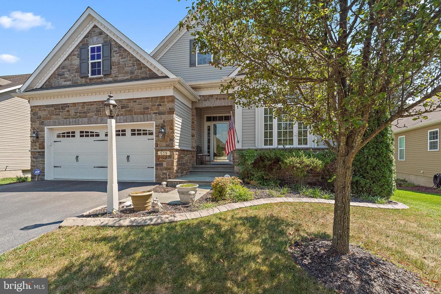 539 Donner Way photo 1