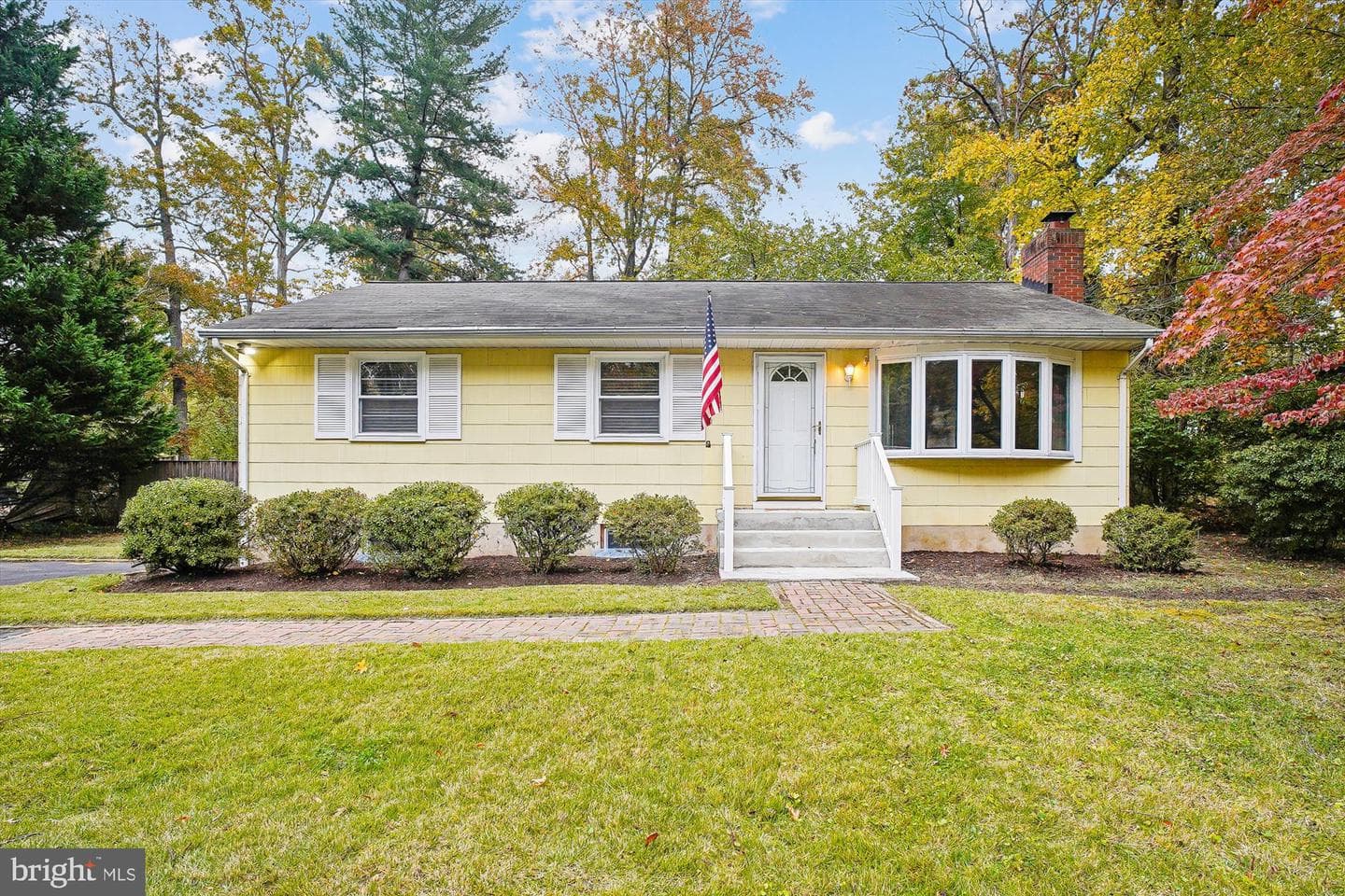 289 Hillsmere Drive photo 1