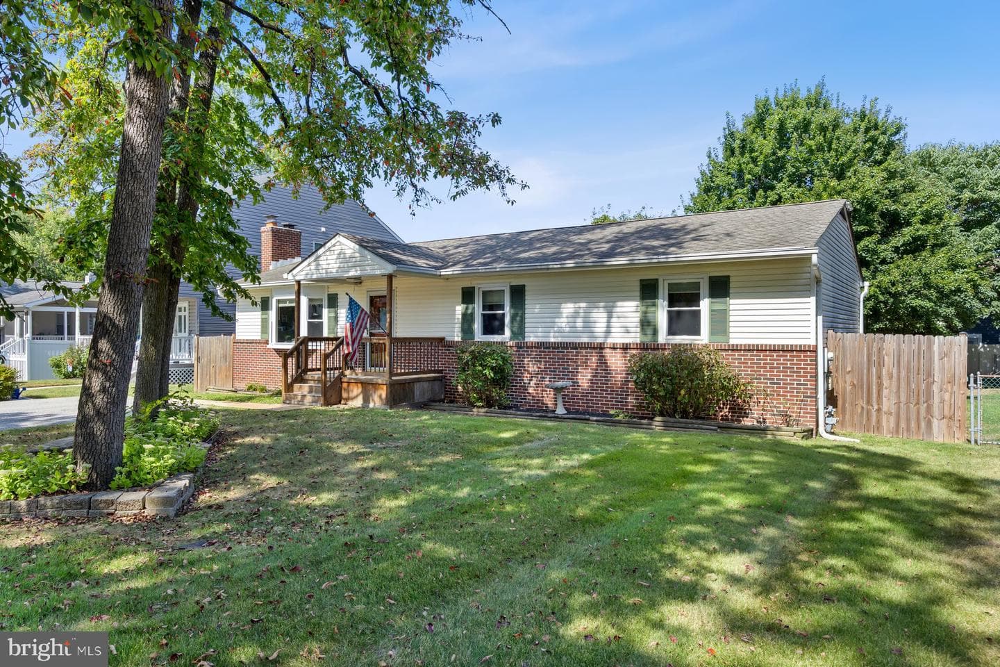 1103 Lotus Avenue photo 1