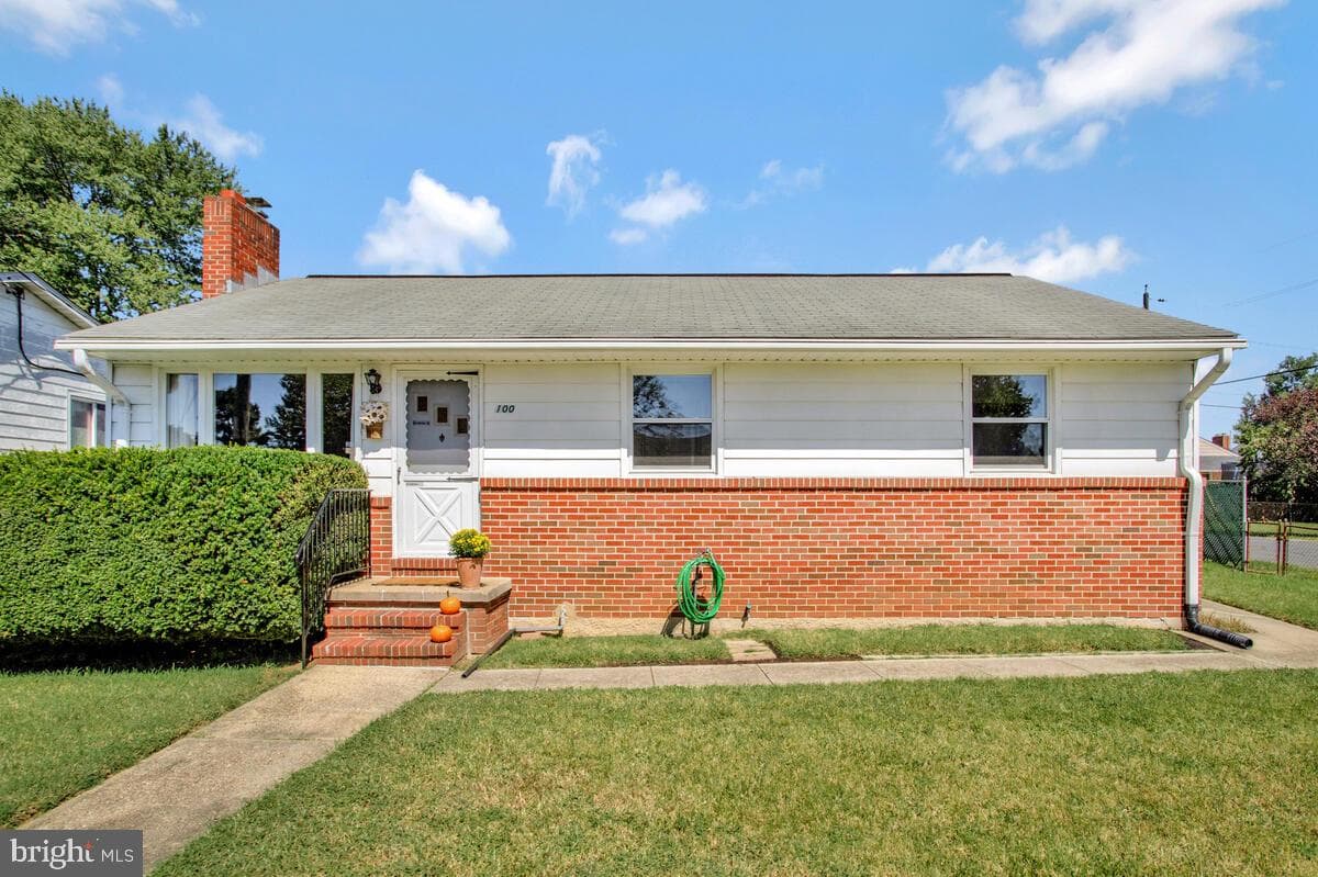 100 Wallace Avenue photo 1
