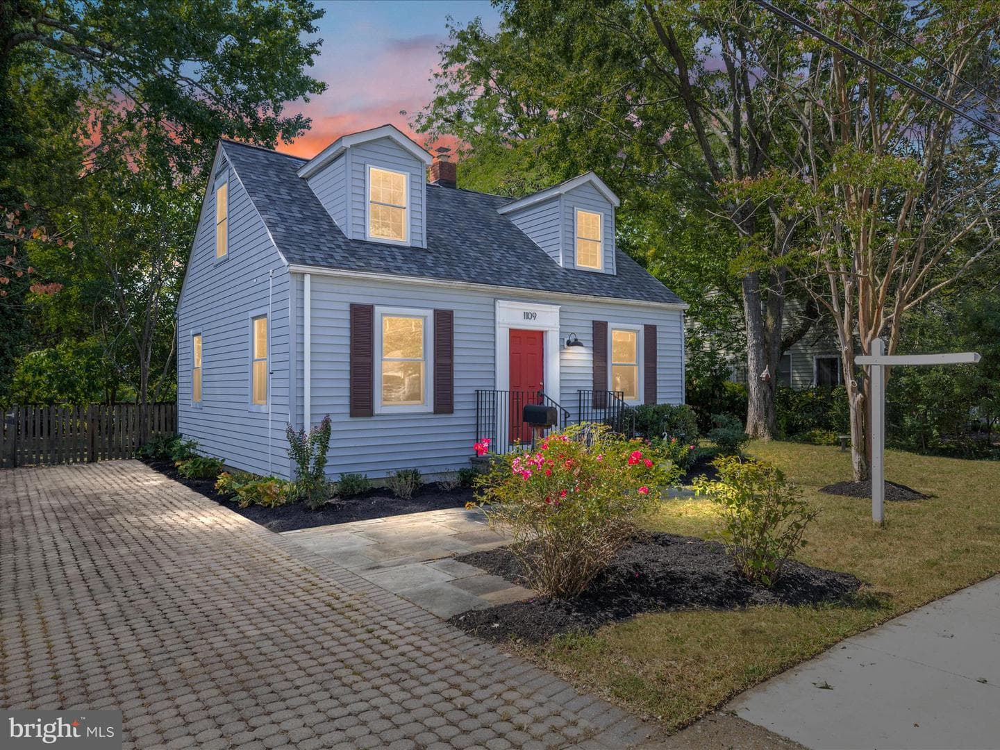 1109 Van Buren Street photo 1
