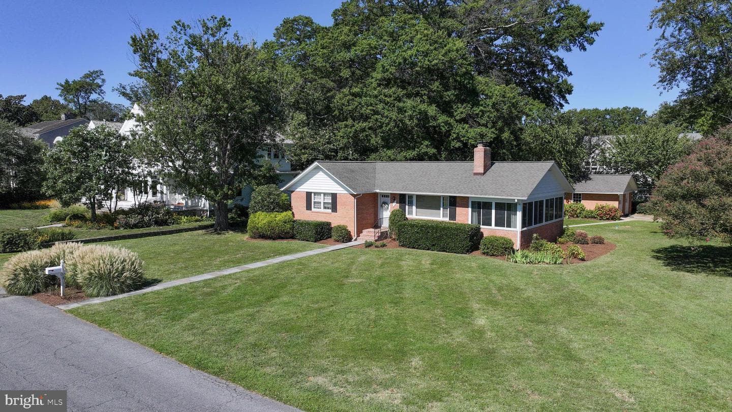 93 Bay Drive photo 1