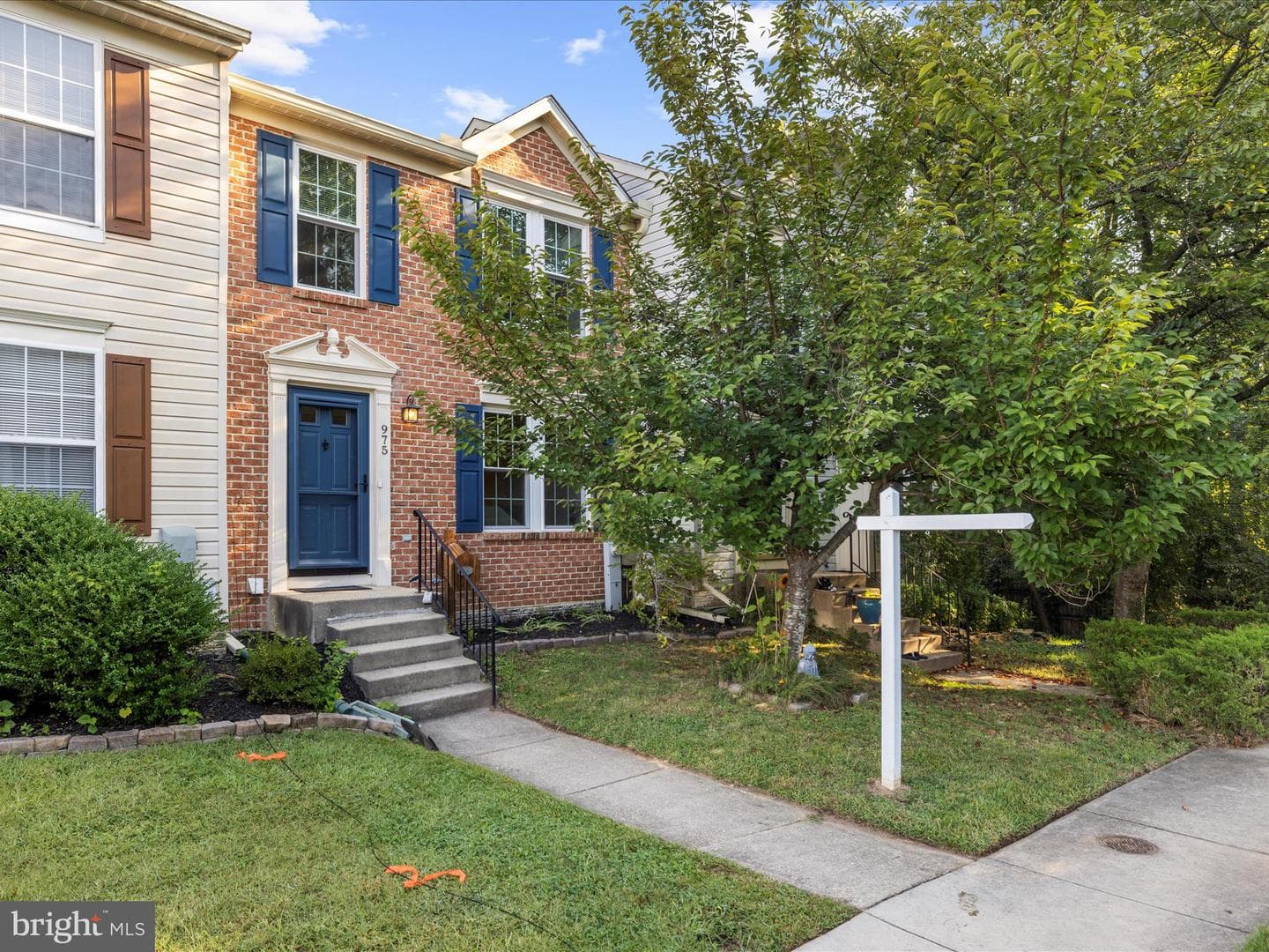 975 Chestnut Manor Court photo 1
