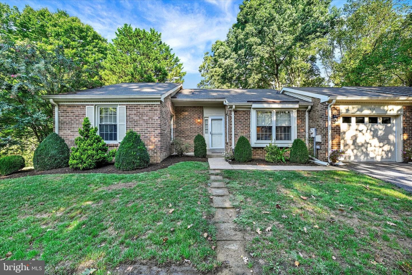 1012 Mastline Drive photo 1