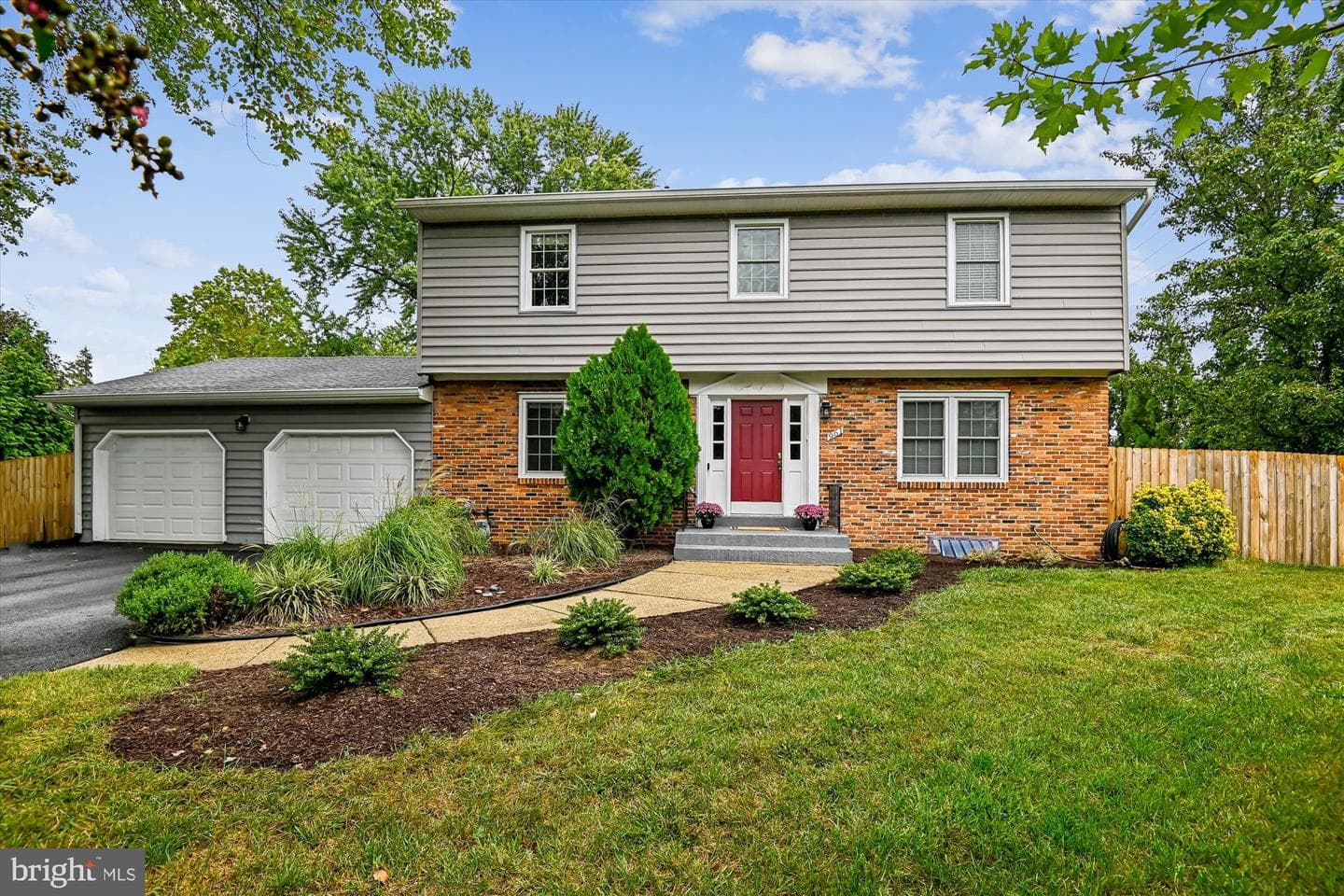 961 College Drive photo 1