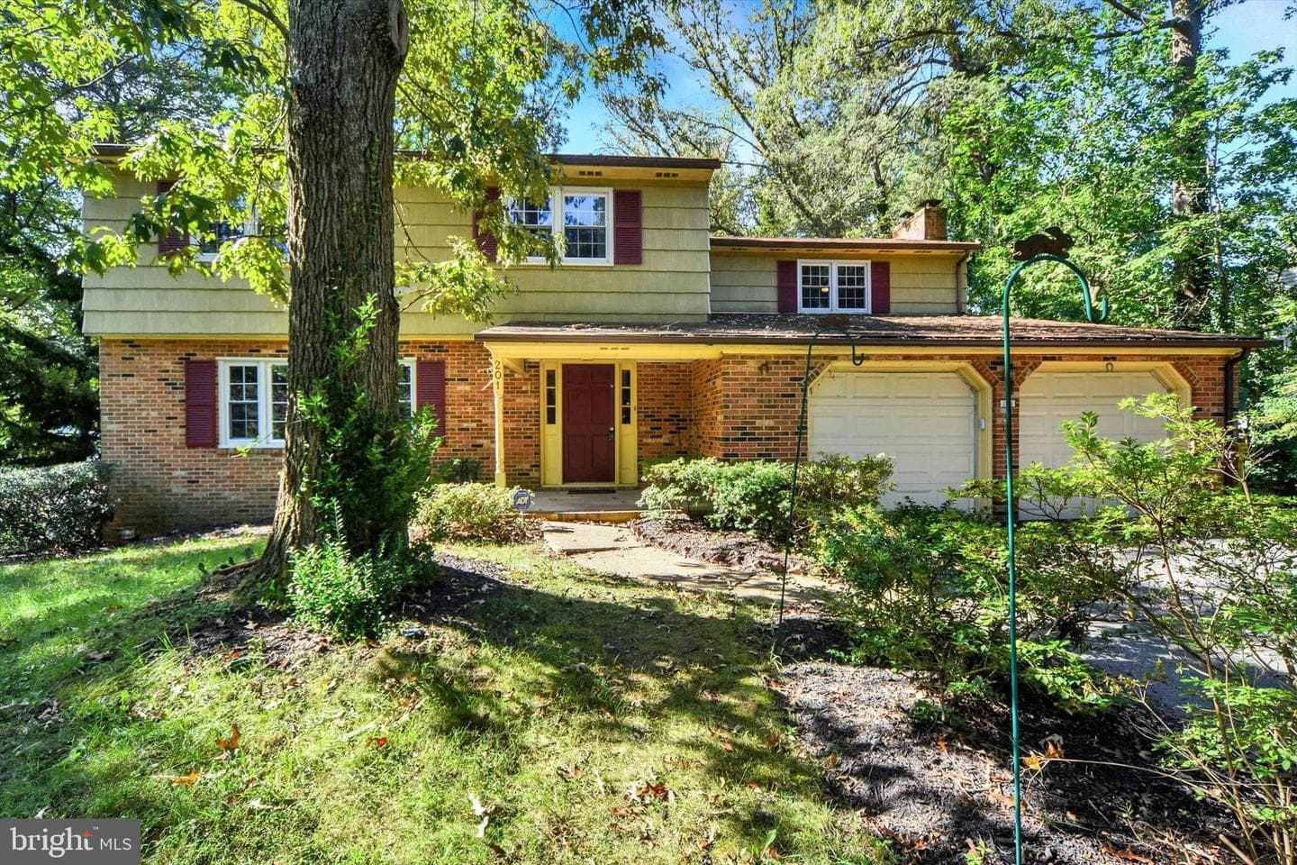 201 Oak Avenue photo 1