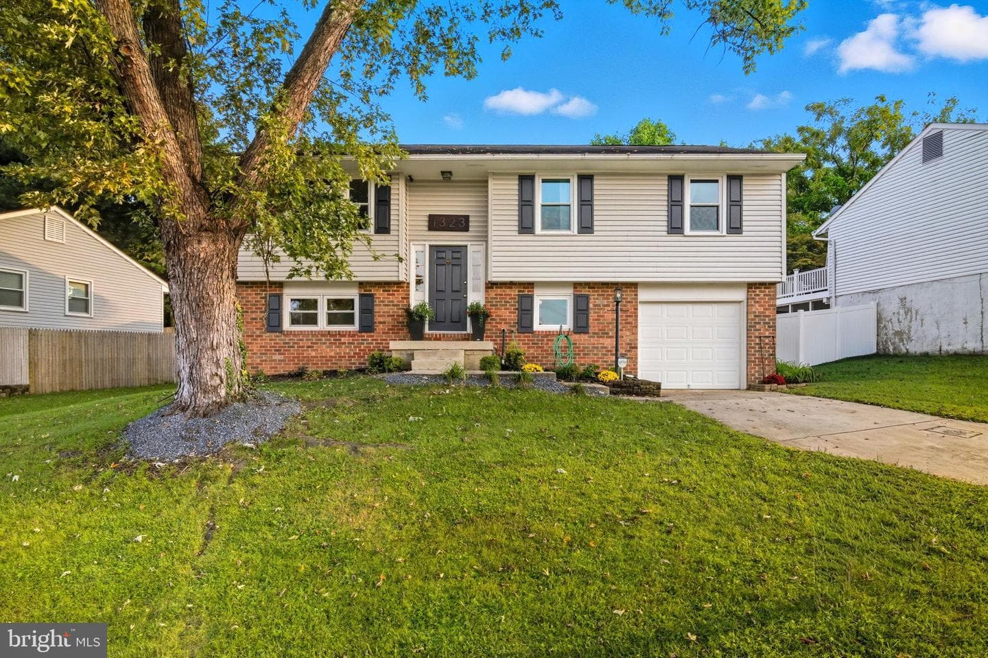 1323 Craghill Court photo 1