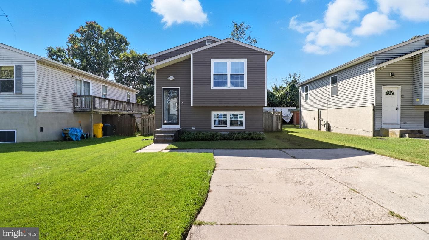 207 Lincoln Avenue photo 1