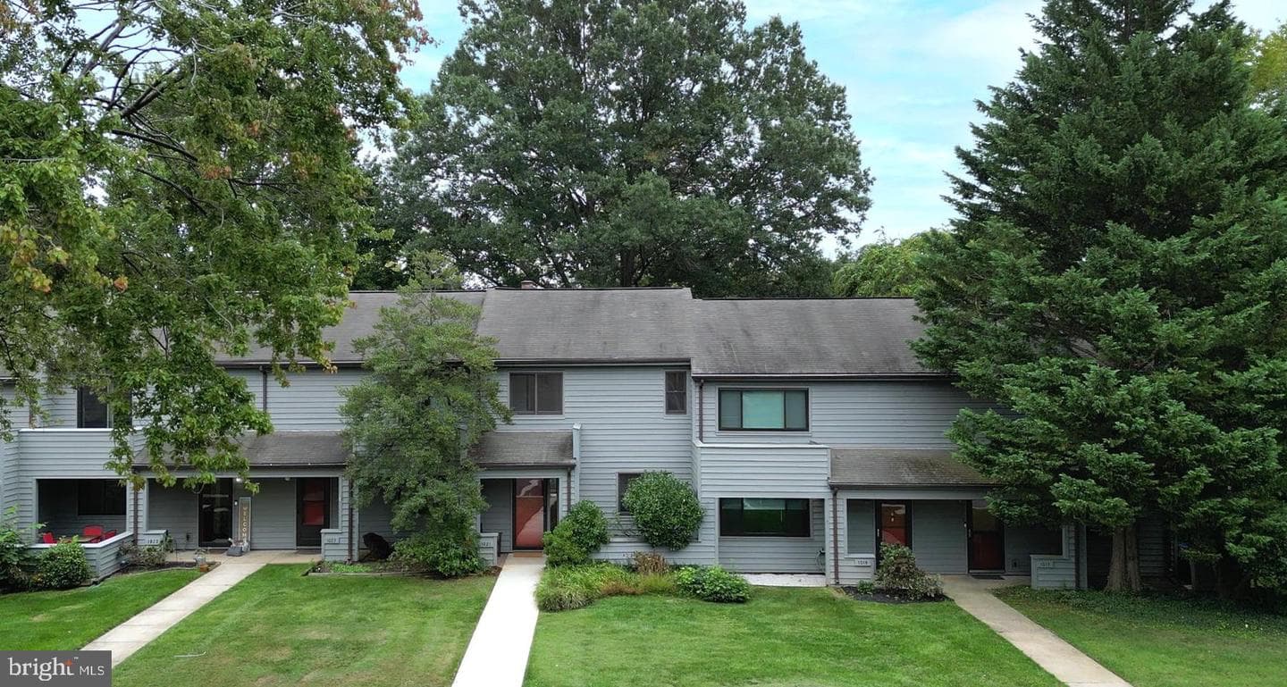 1021 Cedar Ridge Court photo 1