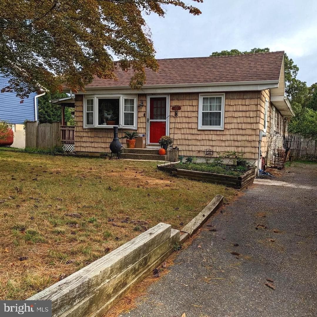 1095 Skyway Drive photo 1